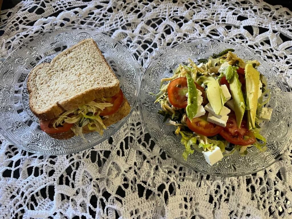 Como preparar un delicioso sandwich de salpicón de pollo